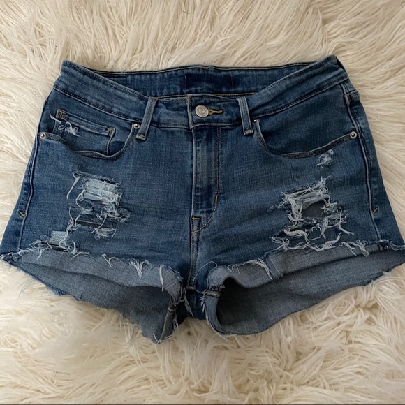 Levi’s High Rise Shorts - Picture 2 of 6